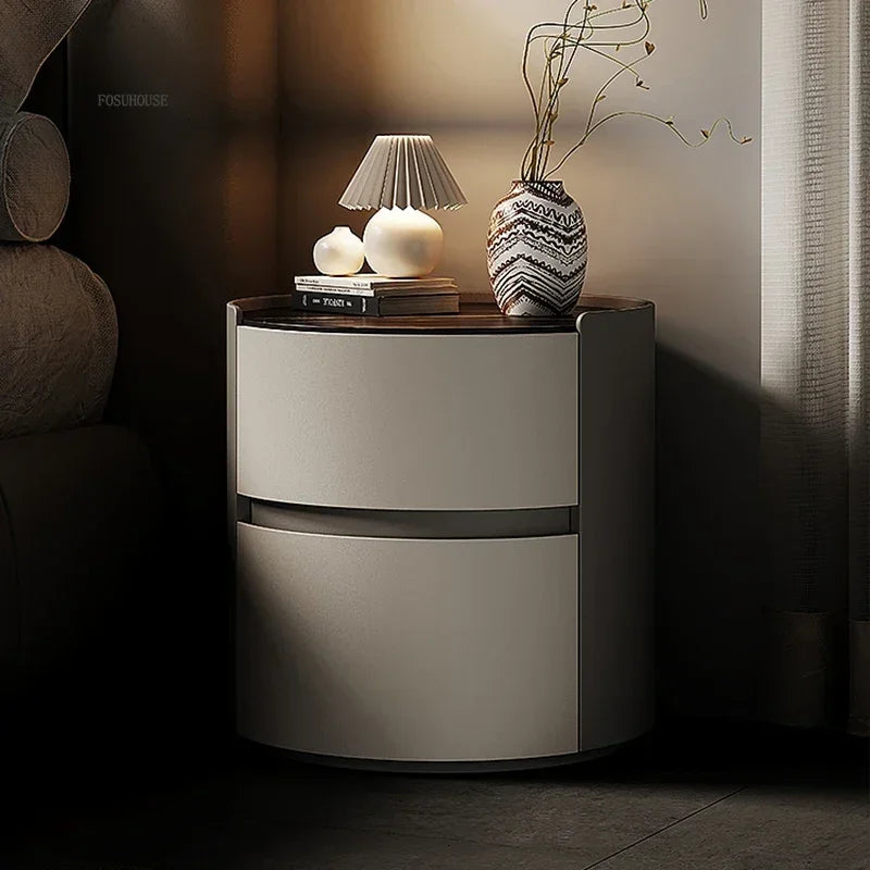 Leichte Luxus-Nachttische für Zuhause, kleine Wohnung, Designer-Nachttische, italienische Felsplatte, runder Nachttisch, Schlafzimmermöbel
