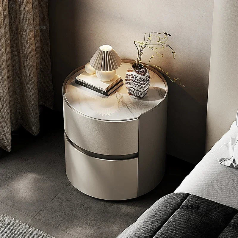 Leichte Luxus-Nachttische für Zuhause, kleine Wohnung, Designer-Nachttische, italienische Felsplatte, runder Nachttisch, Schlafzimmermöbel